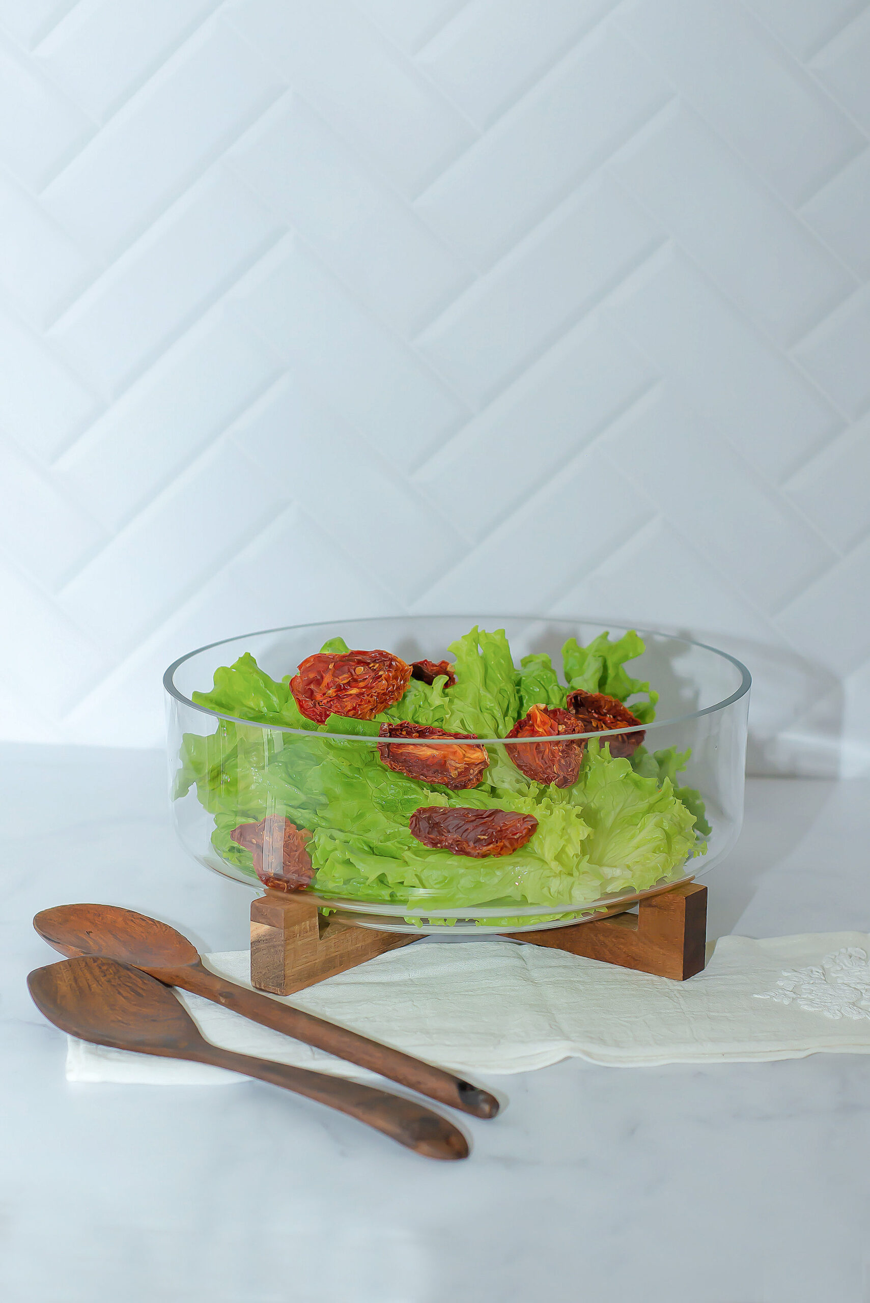 BOWL DE VIDRIO CON BASE DE ACACIA 2,2 L