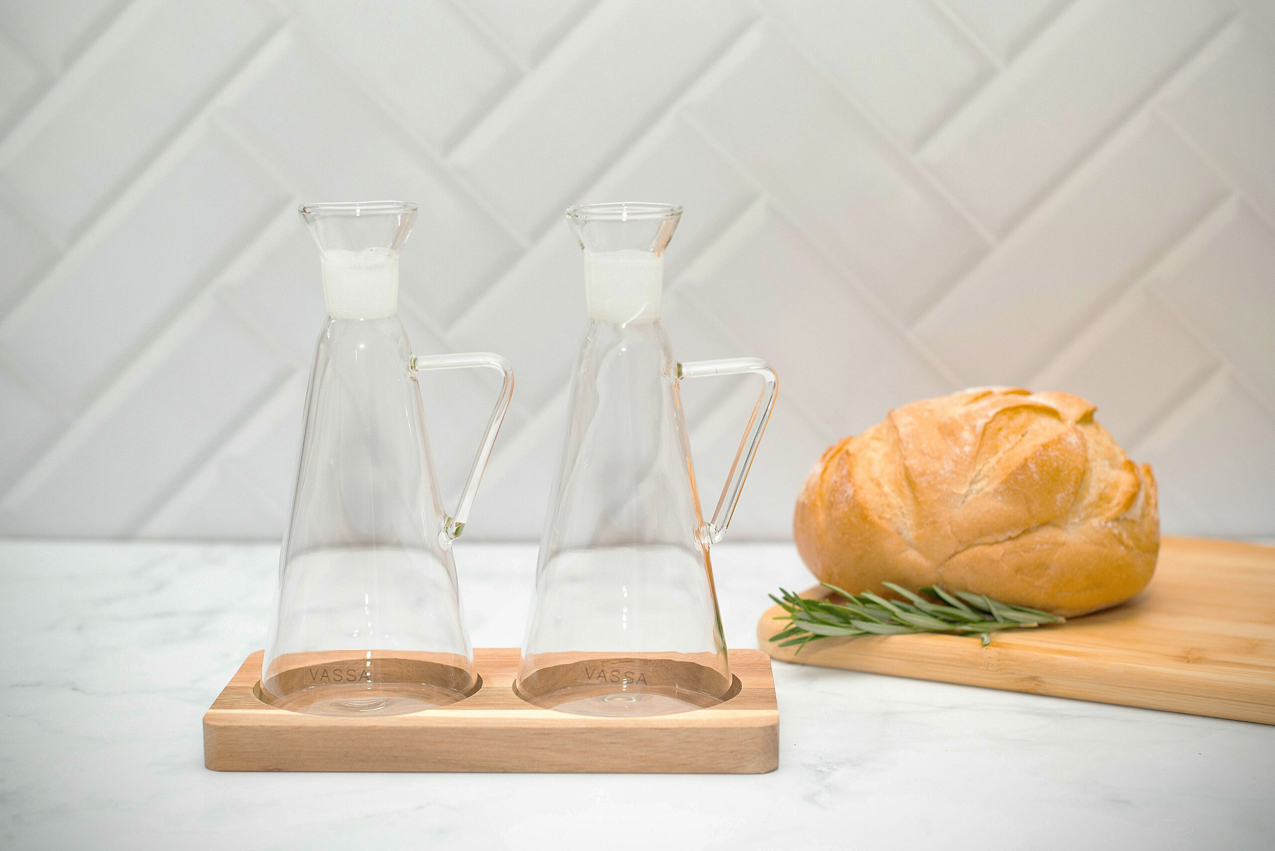 SET DE ACEITERA Y VINAGRERA CÓNICAS CON ASA 200 ML