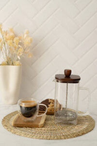 CAFETERA CON EMBOLO TAPA ACACIA 600 ML