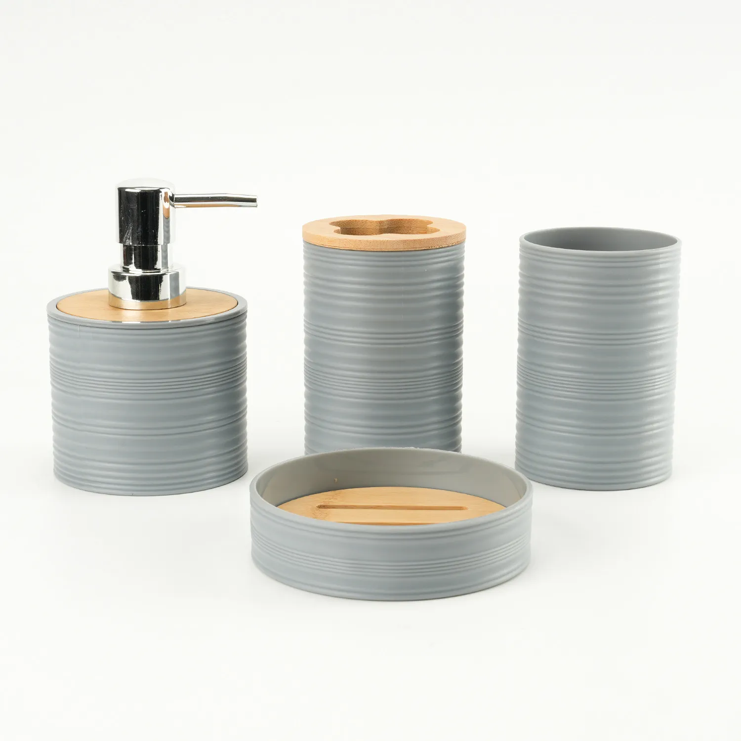 SET DE BAÑO DE PLÁSTICO Y BAMBÚ (SET X 4)