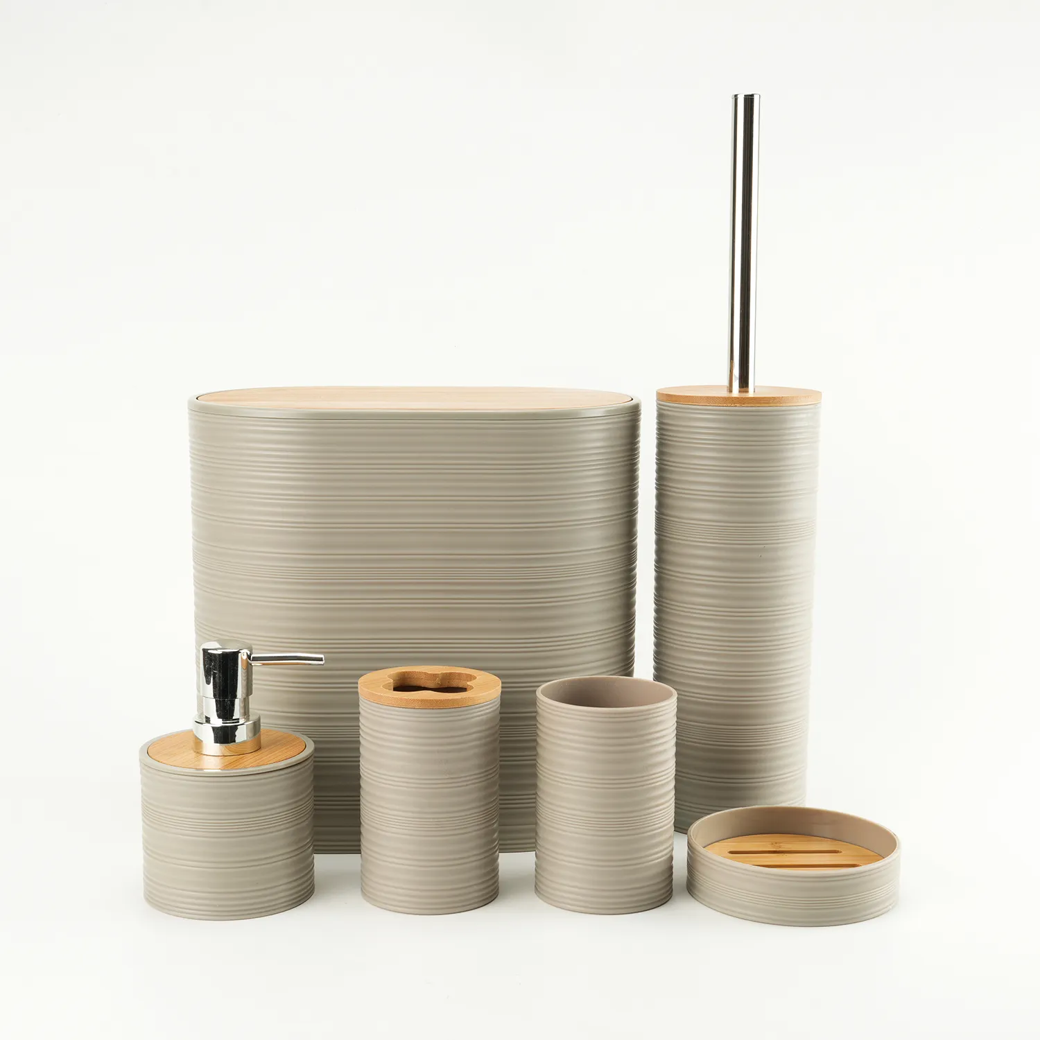 SET DE BAÑO DE PLÁSTICO Y BAMBÚ (SET X 6)