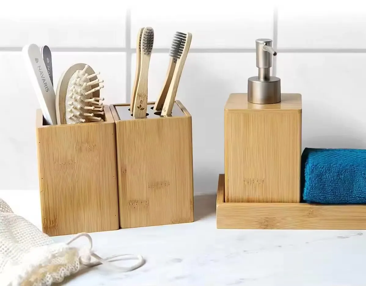 SET DE BAÑO DE BAMBÚ CON BANDEJA