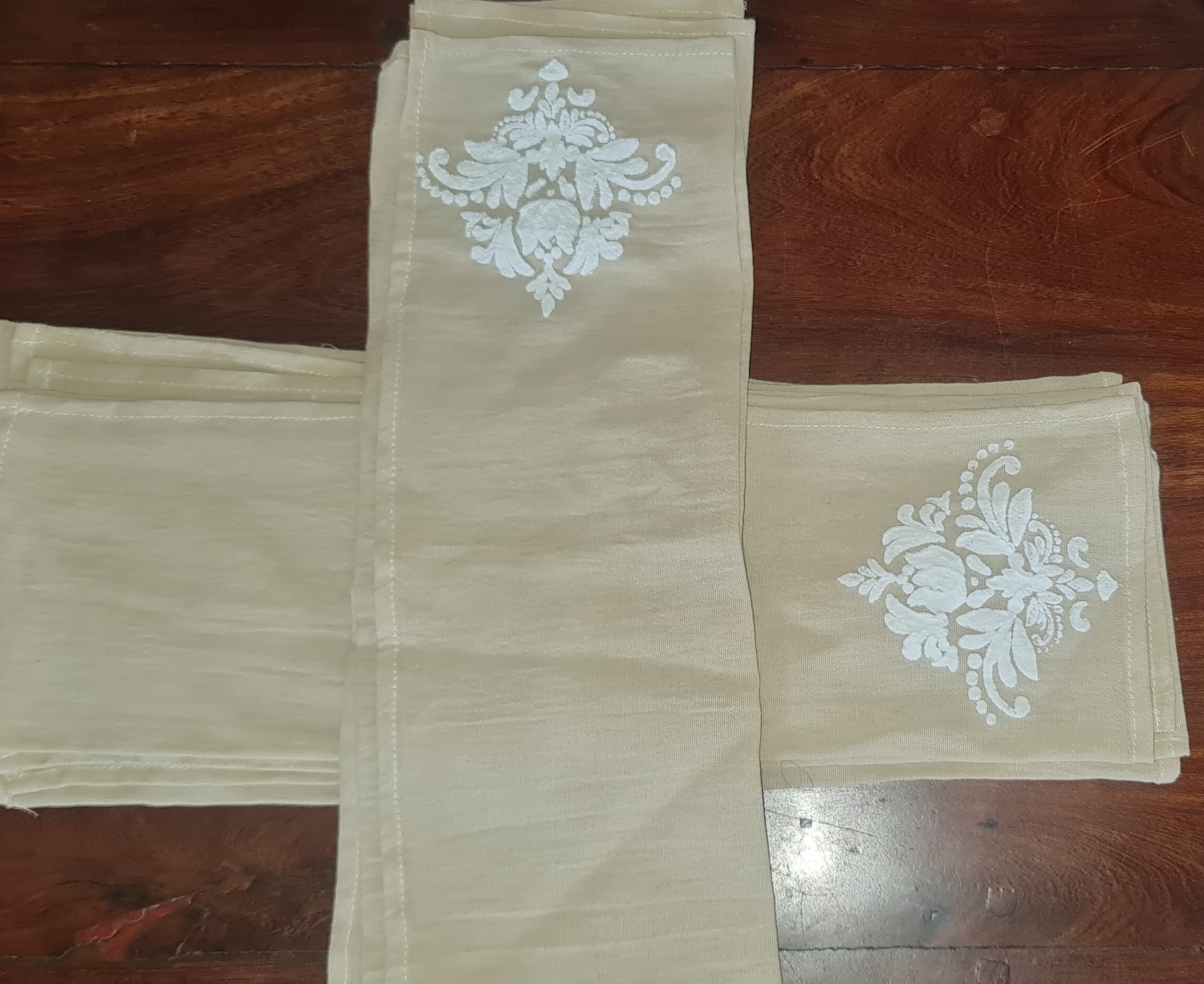 SERVILLETAS DE TUSOR NATURAL CON APLIQUE - Image 2