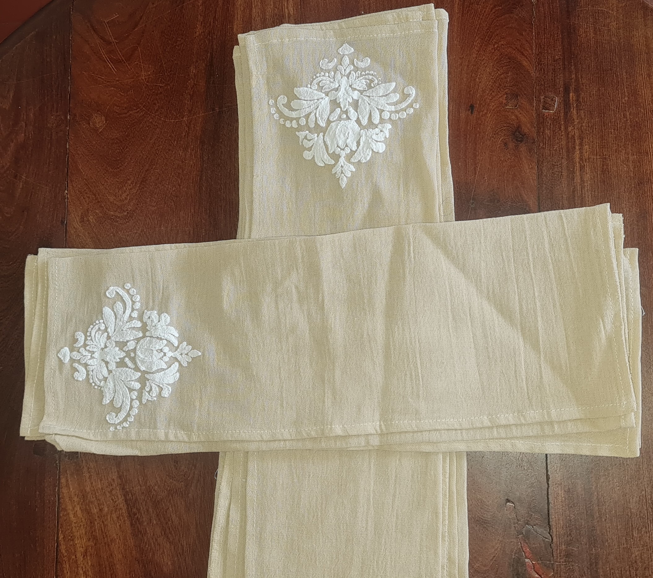 SERVILLETAS DE TUSOR NATURAL CON APLIQUE - Image 2