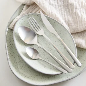 SET DE CUBIERTOS DE 16 PIEZAS LINEA PLATEADO OPACO