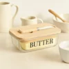 MANTEQUERA DE VIDRIO TAPA BAMBOO CON UNTADOR BUTTER