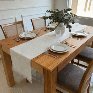 CAMINO DE MESA DE TUSOR CON APLIQUE Y FLECOS