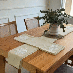 SERVILLETAS DE TUSOR NATURAL CON APLIQUE